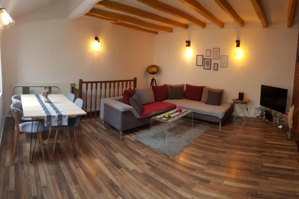Maison Charmante Avec Jardin Centre-ville Proche Puy Du Fouu Arrivee Autonome Cholet